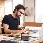 Lavorare online come freelancer: quando serve la Partita IVA?