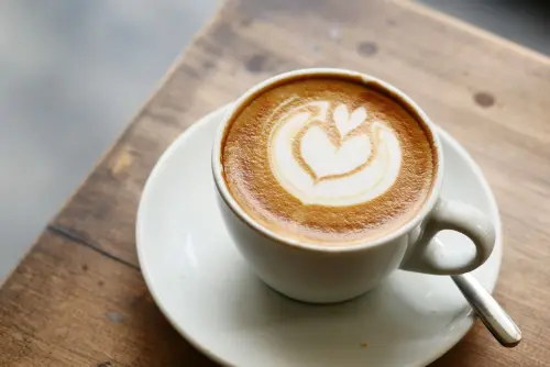 Consumi quotidiani e nuove abitudini: come cambia il modo di bere caffè in Italia