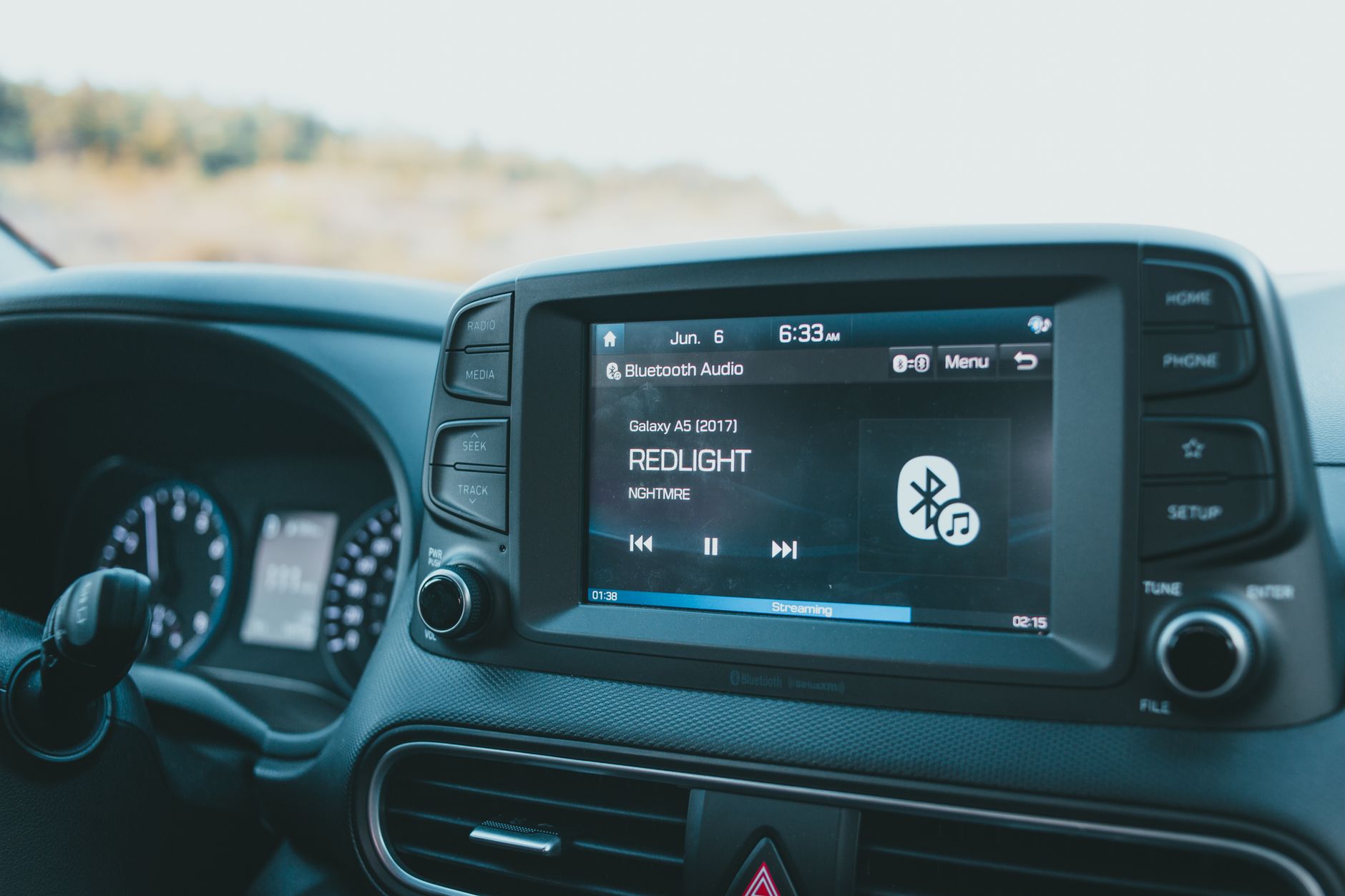 Come collegare il telefono alla macchina in Bluetooth